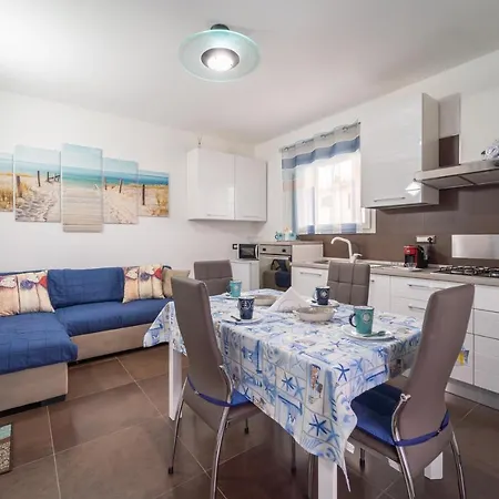 Apartment Moderno A 500 Mt Dalle Sabbie Bianche Budoni